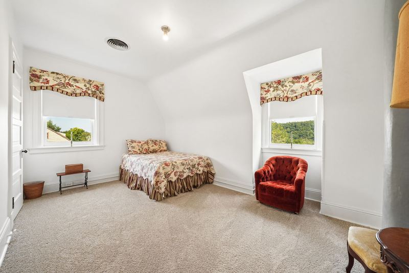 Third-floor bedroom, 700 Meade Street