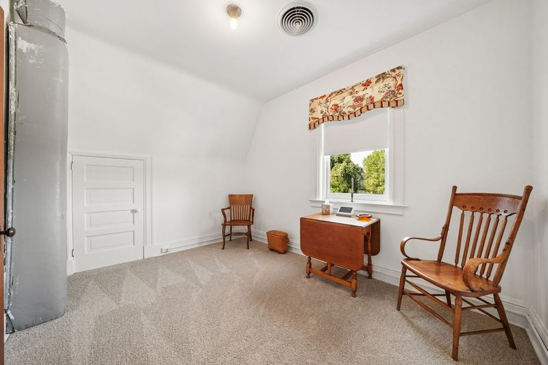 Third-floor bonus room, 700 Meade Street
